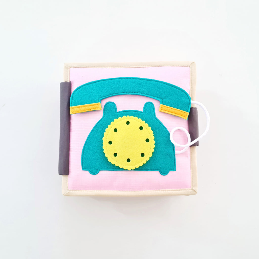 Petit Telephone